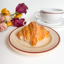 Load image into Gallery viewer, Pancitos de mis Sueños - Croissant Candle