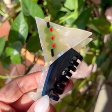 Load image into Gallery viewer, Martini Hair Claw
