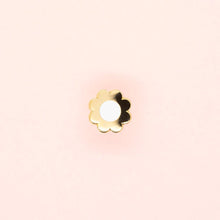 Load image into Gallery viewer, Flower Earrings | White
